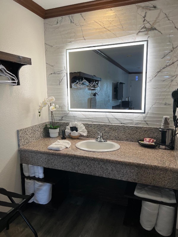 Starlight Inn Huntington Beach image 4
